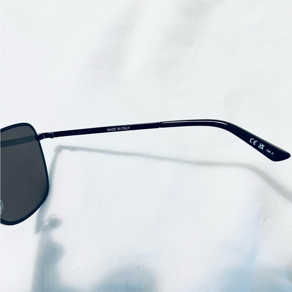 BALENCIAGA black butterfly sunglasses - Picture 6 of 11